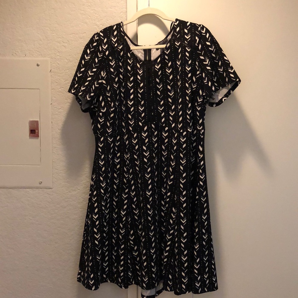 Black and White Graphic Dress